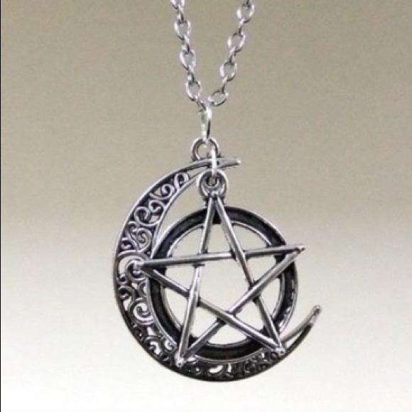 Silver Moon 🌚 🌙 & Pentagram Crescent Necklace🖤 - Picture 4 of 4